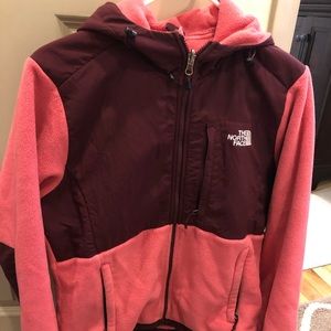 Women’s Northface Denali with hood